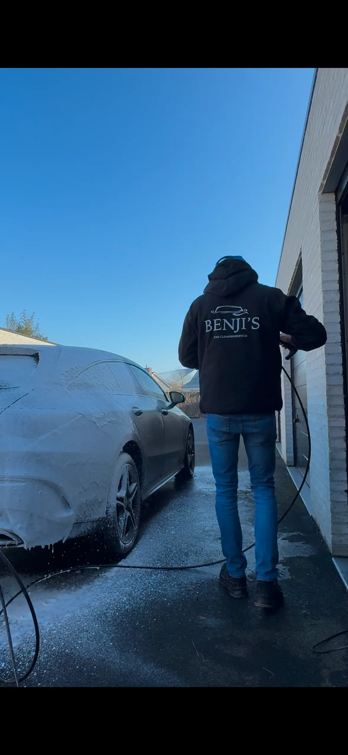 Detailing van auto exterieur